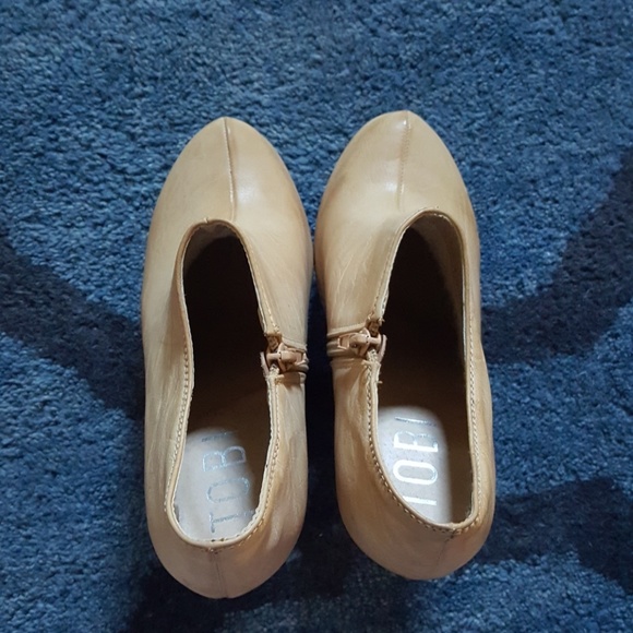 *SOLD* wedge booties - Picture 7 of 7